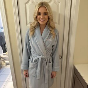 Victoria’s Secret Robe Womens M/L Light Blue Plush Belted Shawl Collar